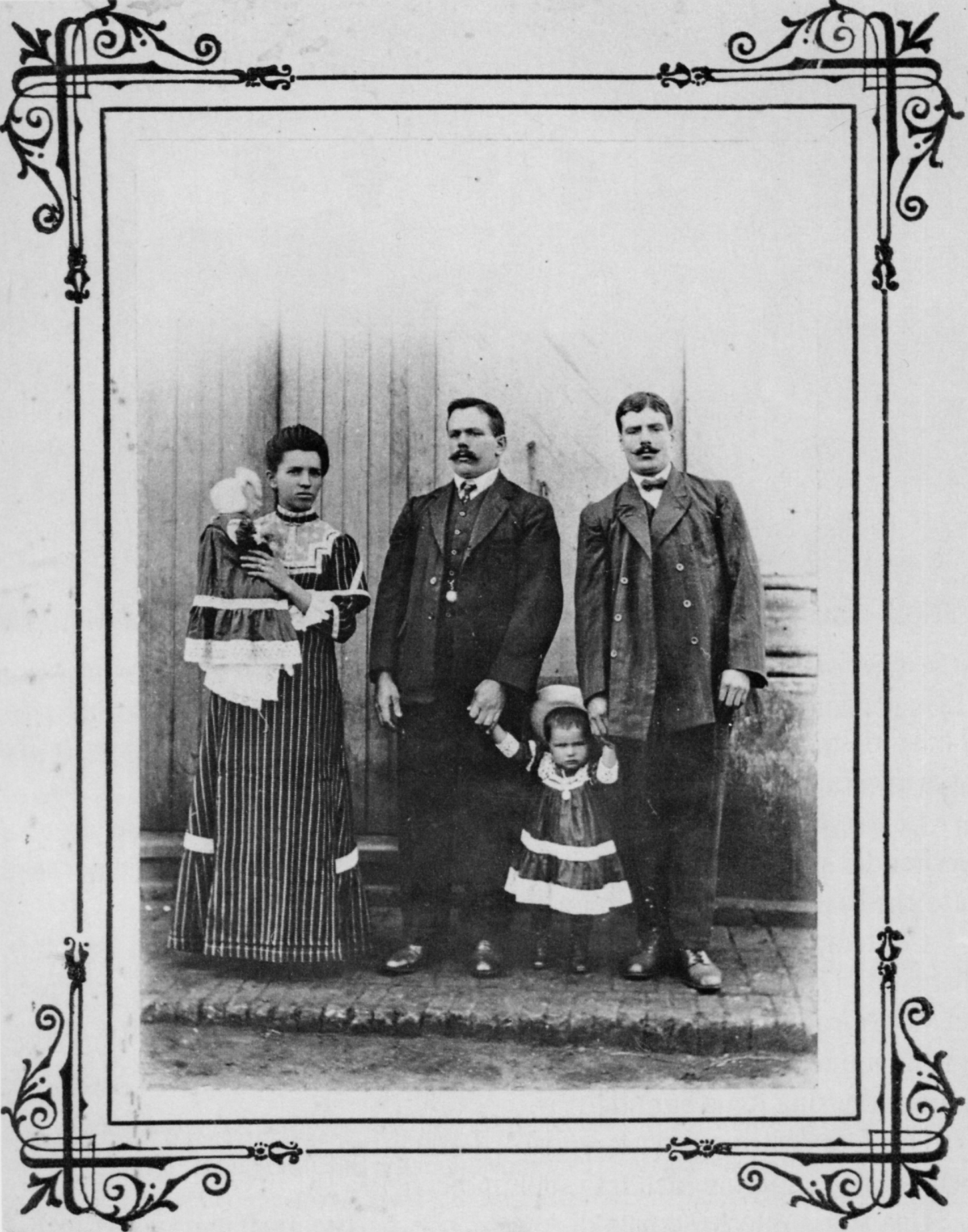 Famiglia Guidi, foto archivio Fondazione Paolo Cresci per l'Emigrazione italiana