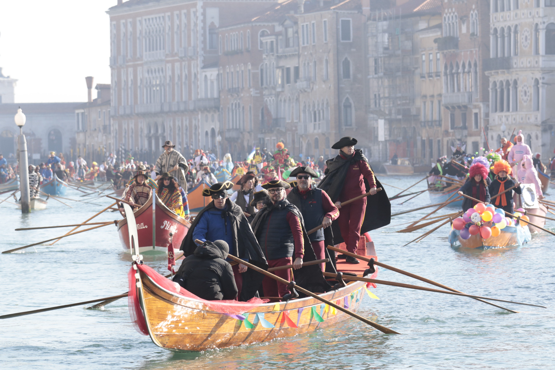 Entre máscaras e horizontes: uma viagem de Veneza a Asolo